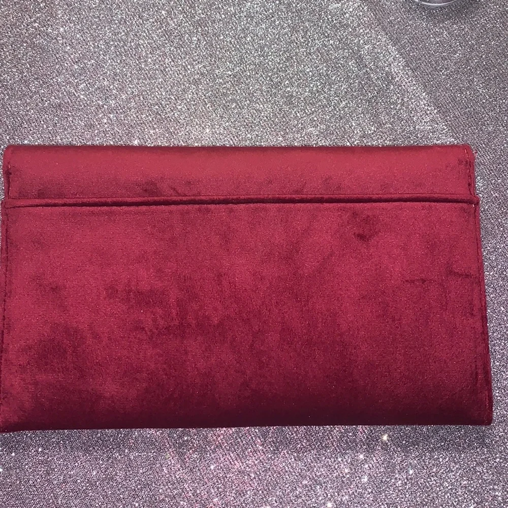 Swarovski Holiday Maroon‎ Clutch